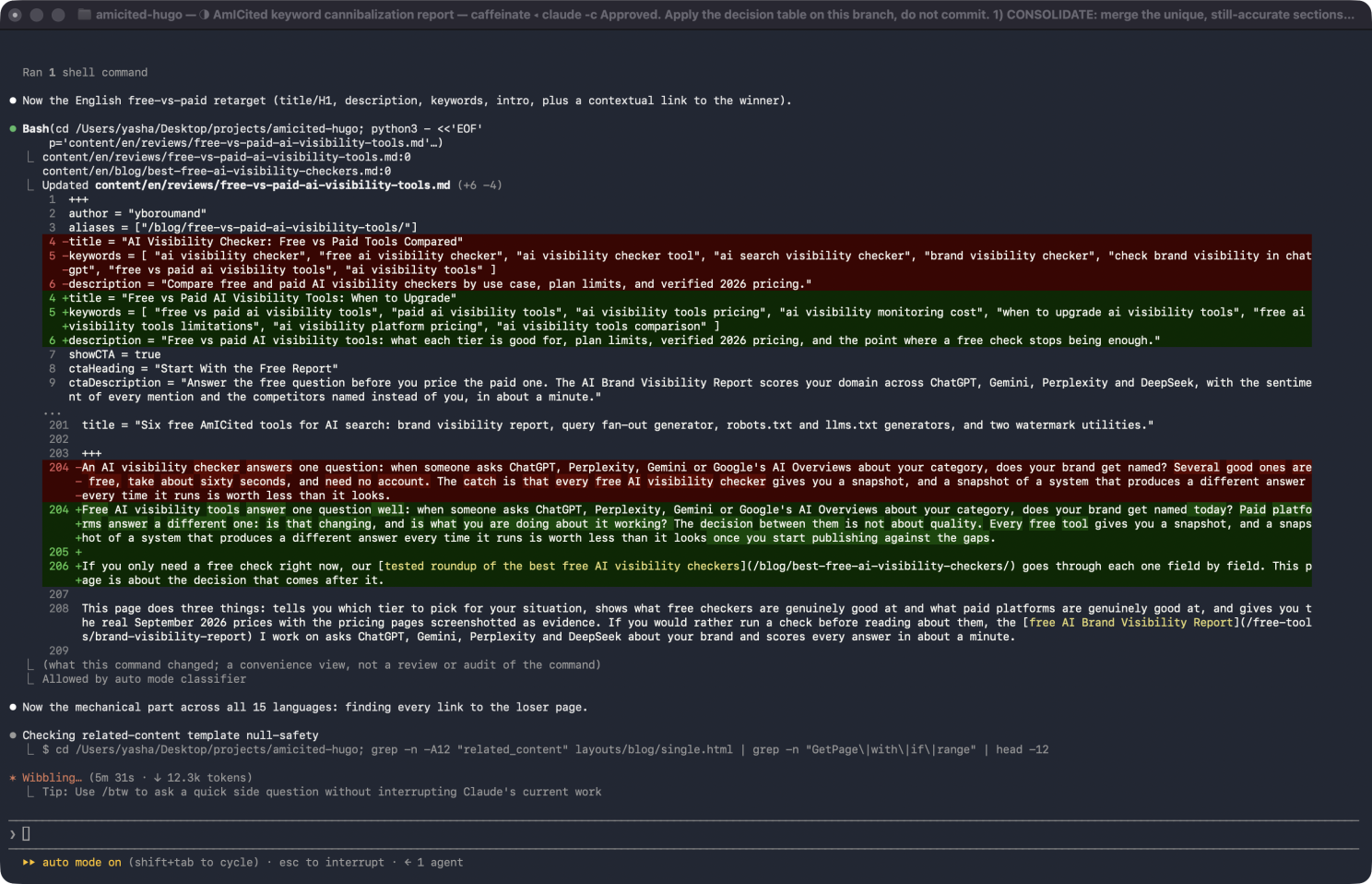 Git diff zobrazujúci Claude Code precielenie názvu stránky, popisu, kľúčových slov a úvodného odseku ako súčasť opravy DIFFERENTIATE, plus kontextový odkaz pridaný na víťaznú stránku